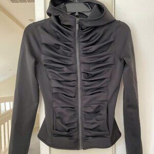 LULULEMON RUFFLE JAKCET BALCK, SIZE 4